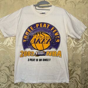 Gildan White 2002 Los Angeles Lakers Three Peat Graphic Tee